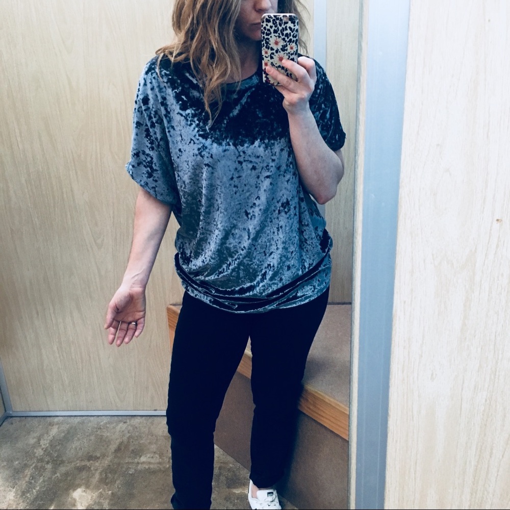 💙Crushed Velvet Top💙